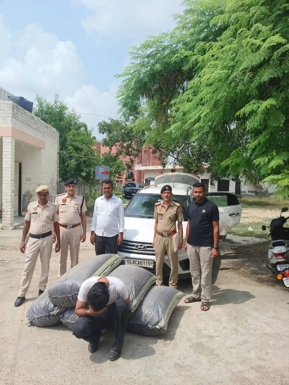 कैथल : गाड़ी में छिपाकर पंजाब ले जा रहे थे डोडापोस्त, एक तस्कर गिरफ्तार