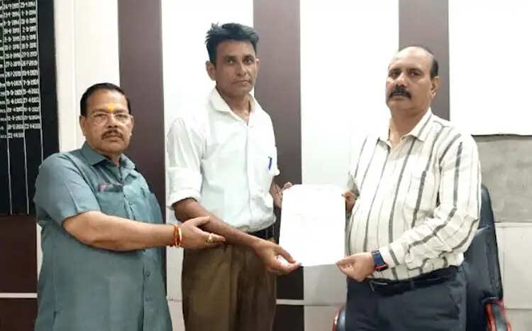 आवारा गोवंश की सुरक्षा को लेकर ग्राम प्रधान ने उठाई आवाज