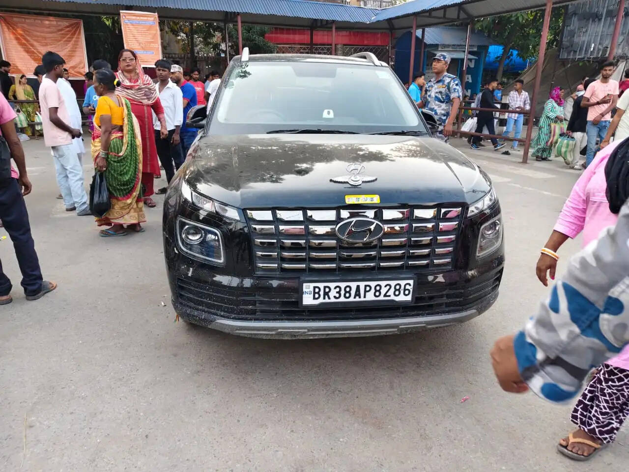 भारतीय नम्बर के वाहनों को नेपाल में रखकर सीमा पर तस्करी का खेल