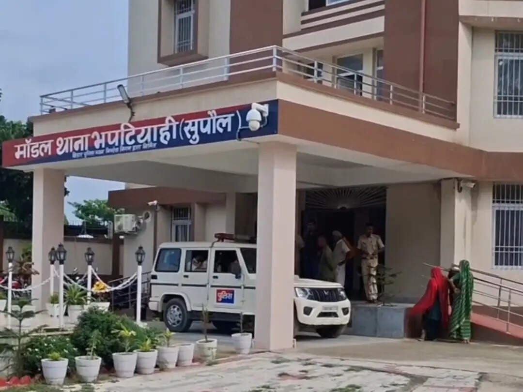 भूसा घर से 11.29 किलो गांजा बरामद, एक गिरफ्तार