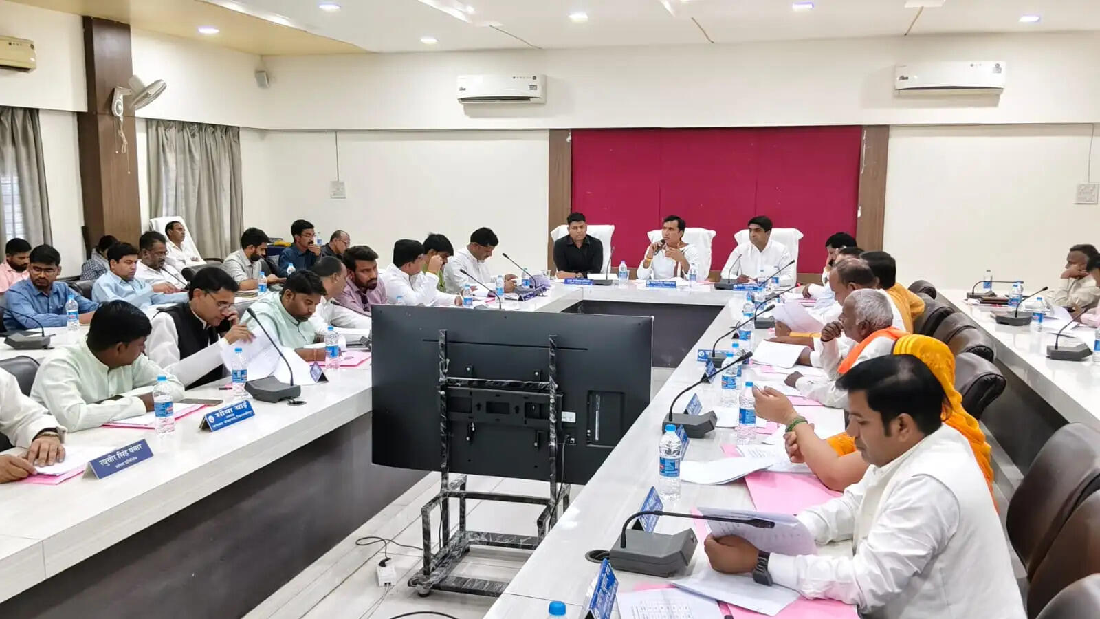 राजगढ़ःजिला पंचायत की साधारण सभा की बैठक आयोजित,