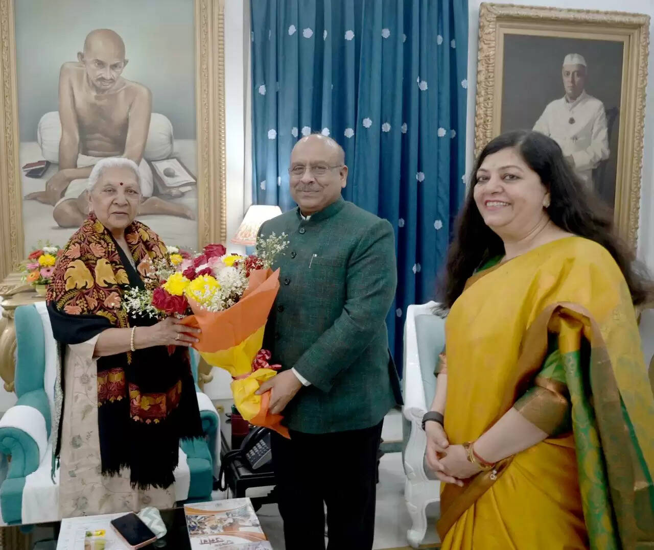 दिल्ली विस अध्यक्ष की उप्र की राज्यपाल आनंदीबेन और मुख्यमंत्री योगी आदित्यनाथ से शिष्टाचार भेंट