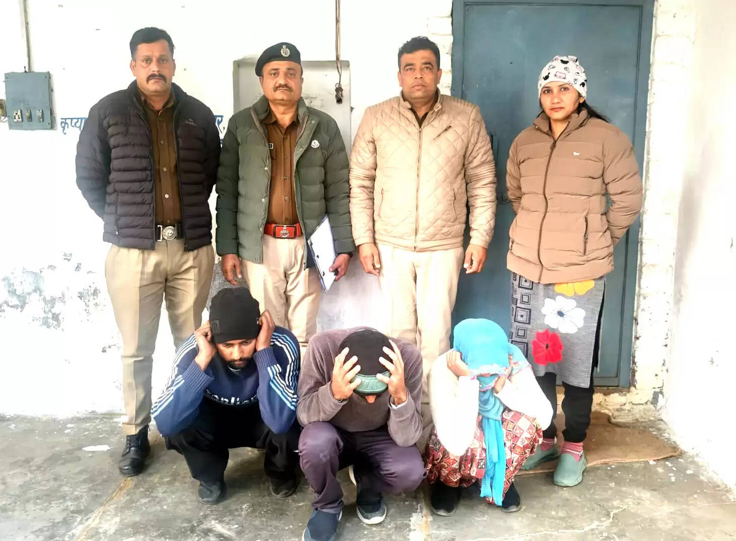 सिरसा: ब्लैकमेल करने वाली महिला सहित तीन गिरफ्तार