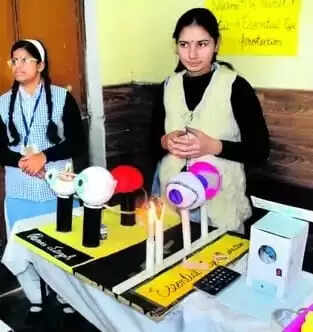 छात्र-छात्राओं ने कृषि, कचरा प्रबंधन व हरित ऊर्जा प्रौद्योगिकी काे माॅडल में दिखाया