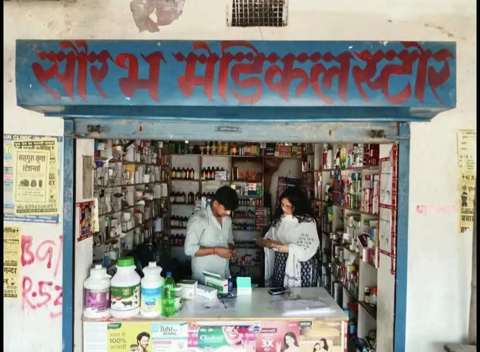 बाराबंकी में कांवड़ मार्ग की मेडिकल दुकानों पर छापेमारी, प्रदर्शित करना होगा औषधि लाइसेंस