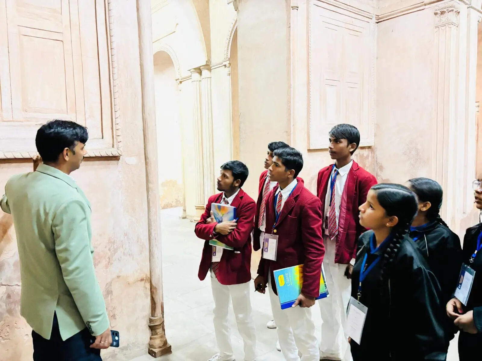 ऐतिहासिक धरोहरों पर गर्व करें युवा, संरक्षण में निभाएं सक्रिय भूमिका : जयवीर सिंह