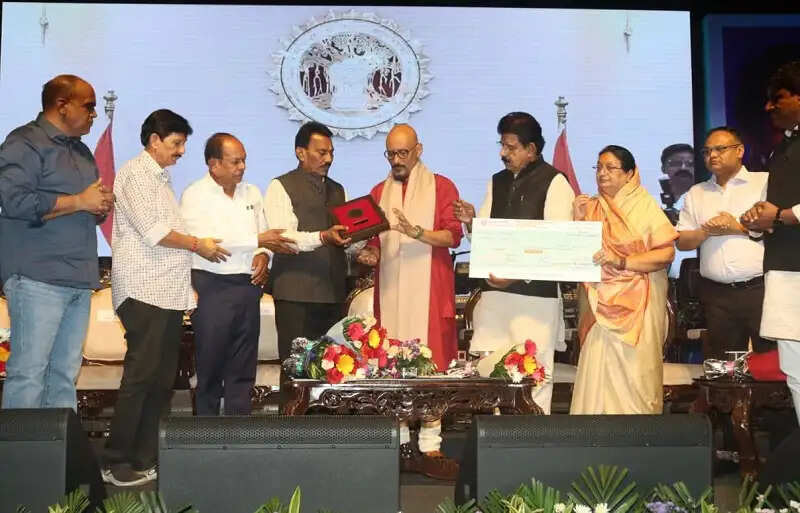 संगीत निर्देशक शान्तनु मोइत्रा प्रतिष्ठित राष्ट्रीय लता मंगेशकर अलंकरण सम्मान से विभूषित