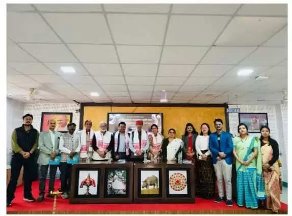 पांडु कॉलेज में उत्तर-पूर्व भारत के विकास पर आधारित पुस्तक का लोकार्पण
