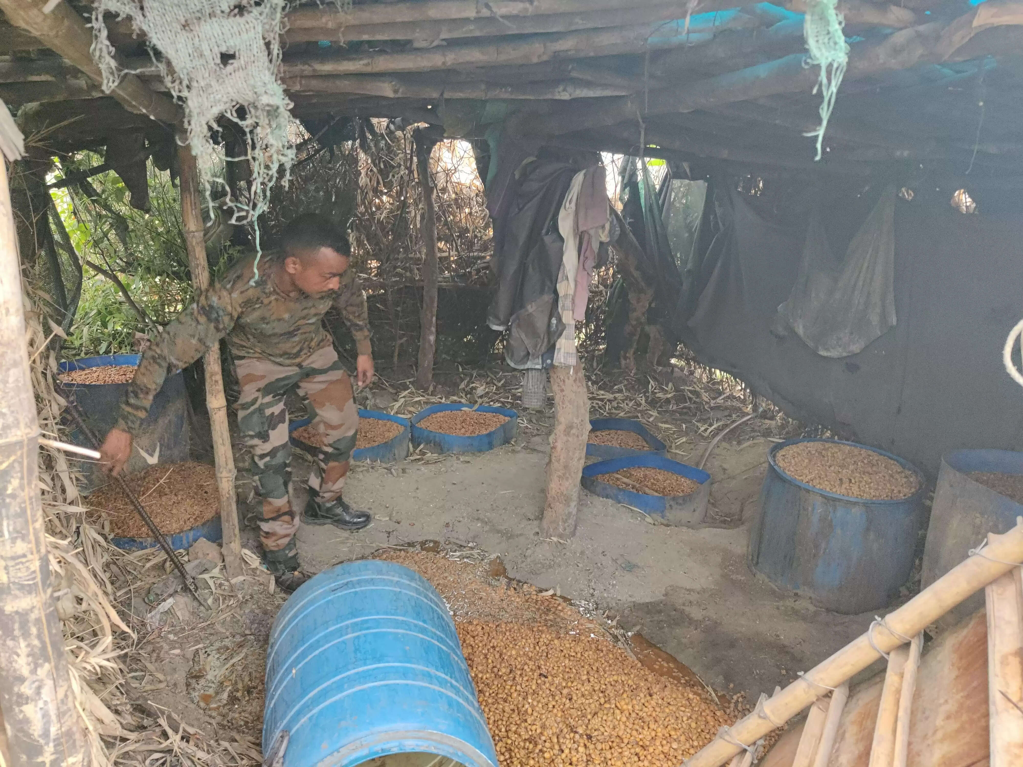 उत्पाद विभाग ने किया जावा महुआ और अवैध शराब नष्ट