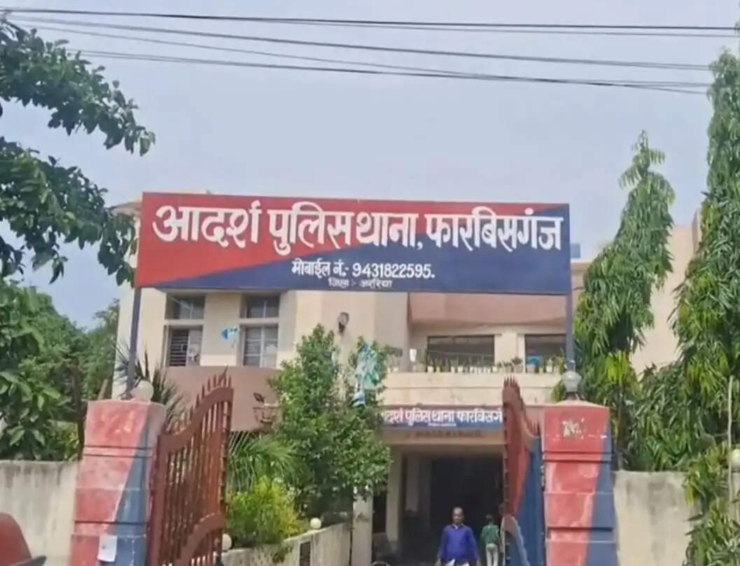 कालाबाजारी के जब्त गैस सिलेंडर मामले में 24 घंटे के बाद पिता पुत्र पर नामजद केस दर्ज