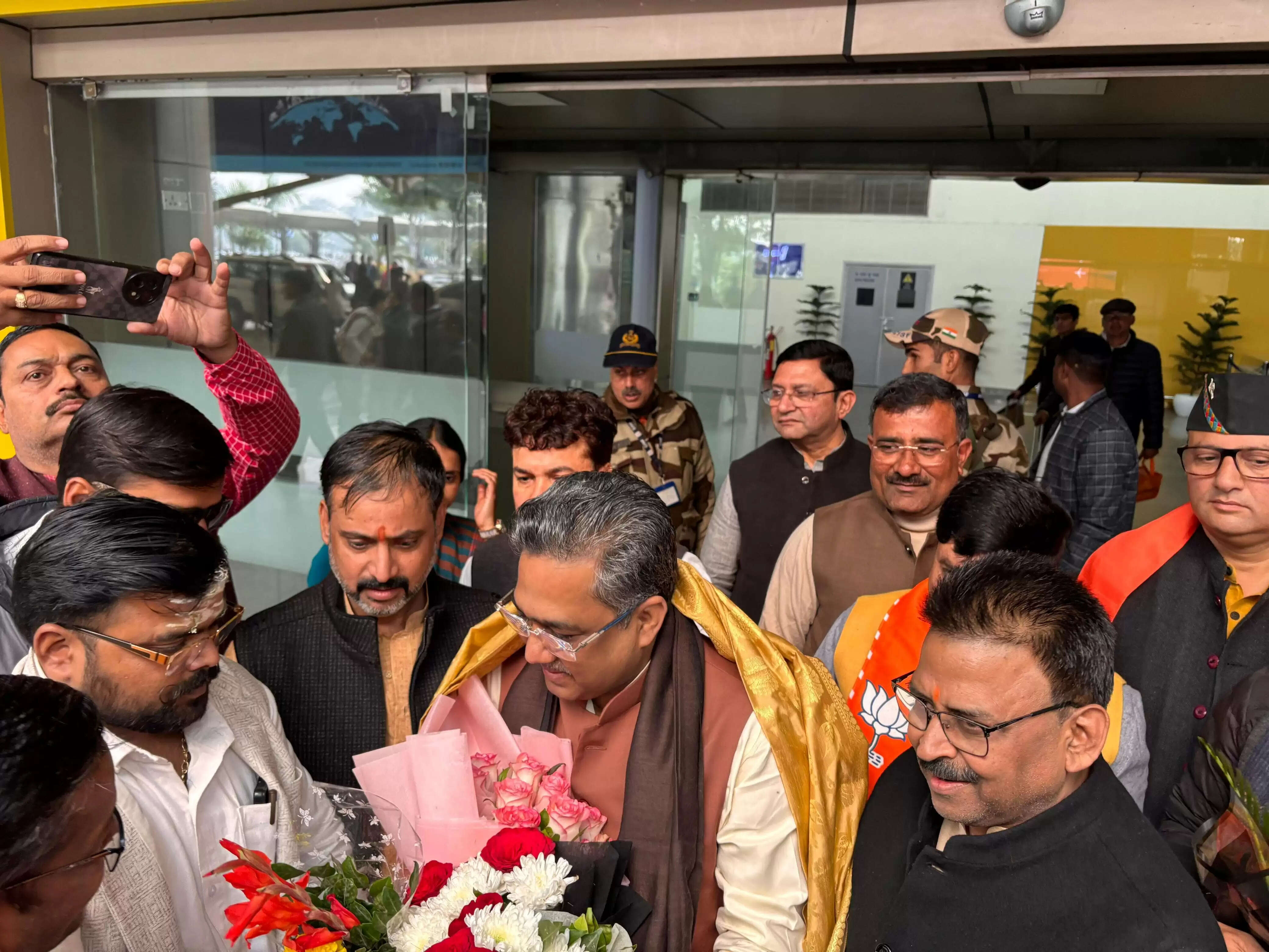 भाजपा के सुनील बंसल स्नेह मिलन कार्यक्रम में शामिल होने पहुंचे वाराणसी