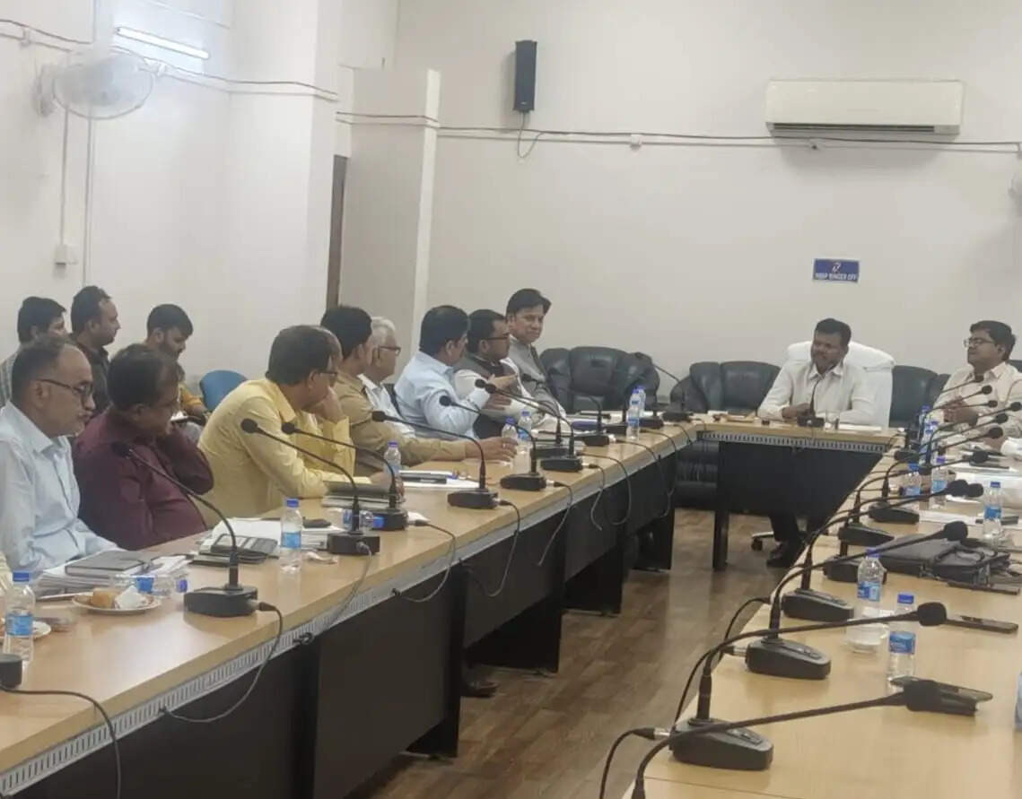 चेंबर ने बिजली विभाग को दी अधिक लंबे फीडरों को छोटा और संतुलित करने की सलाह