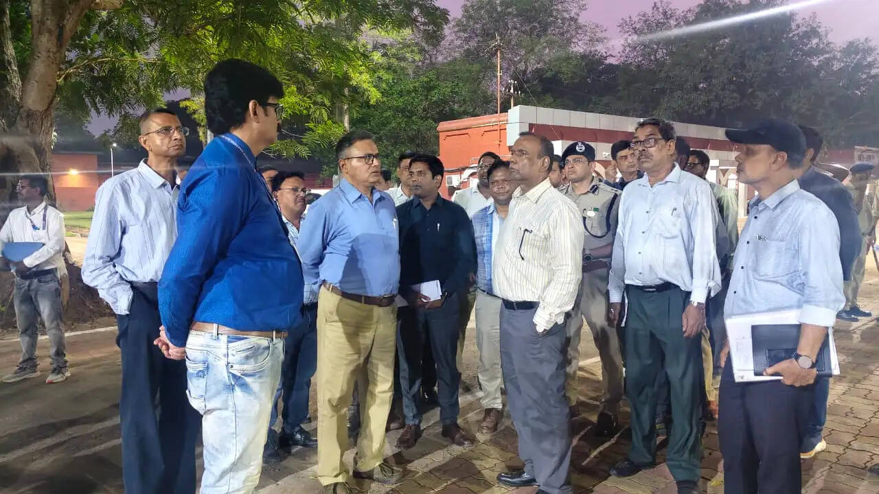 खड़गपुर मंडल और वर्कशॉप का महाप्रबंधक ने किया निरीक्षण