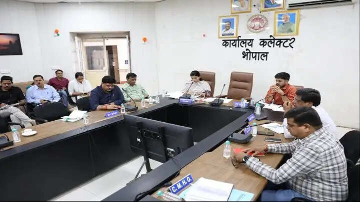 वनाधिकार अधिनियम अंतर्गत हक प्रमाण पत्र धारकों को लाभांवित करना सुनिश्चित करें: सीईओ इला तिवारी