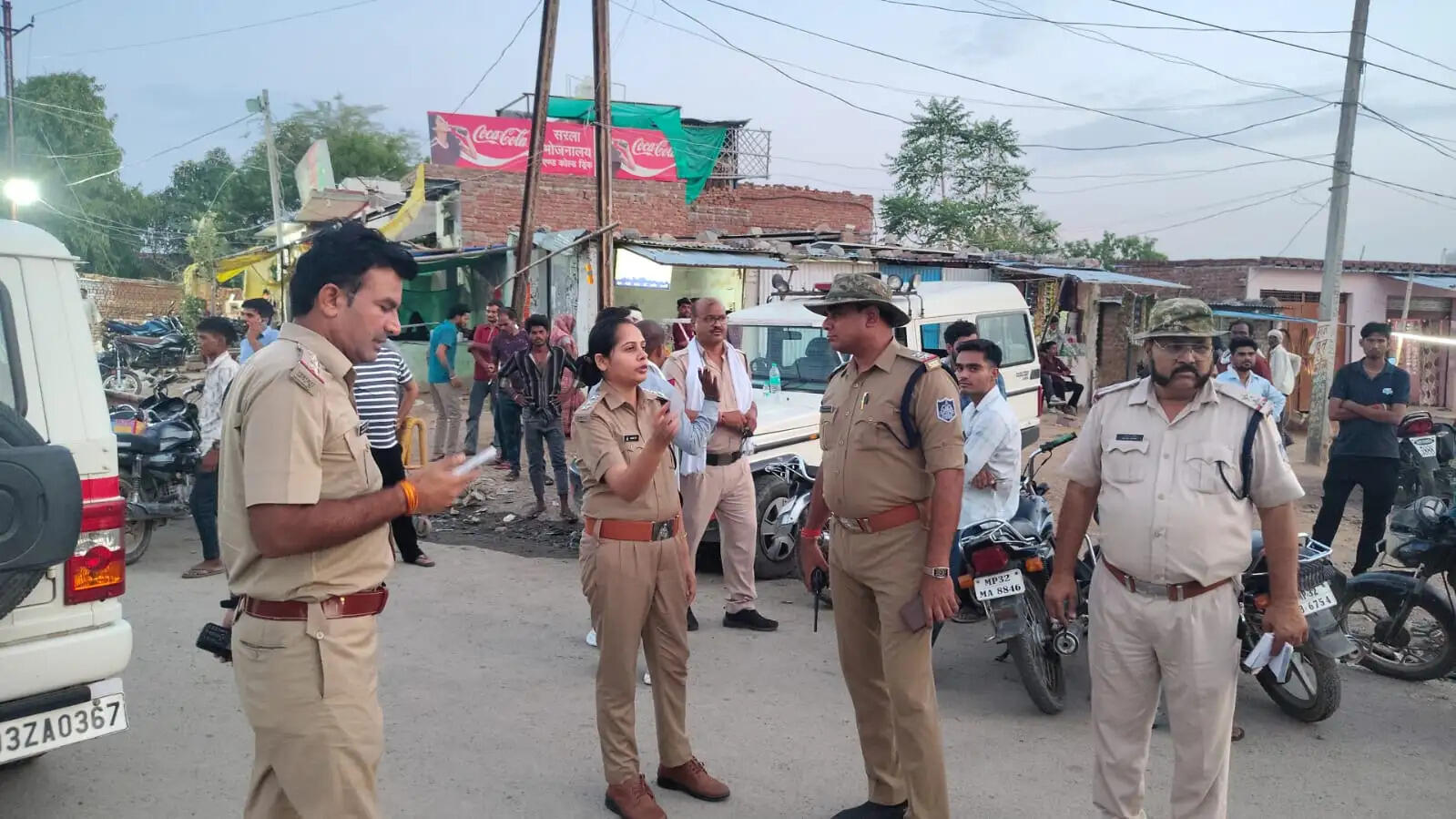 दतिया: ग्वालियर-हाईवे पर सड़क किनारे जली हालत में मिला महिला का शव, हत्या की आशंका