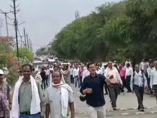 अनूपपुर: टीईटी के विरोध में सड़क पर उतरे शिक्षक