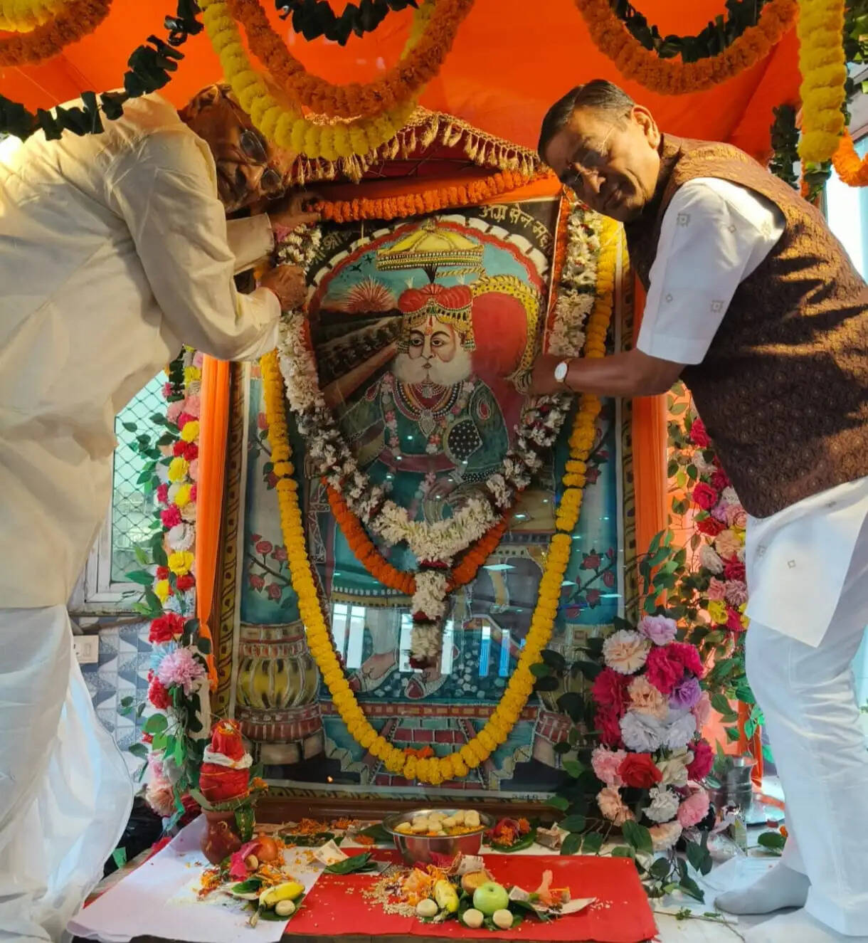 भक्तिमय माहौल में हुई महाराजा अग्रसेन की पूजा-अर्चना