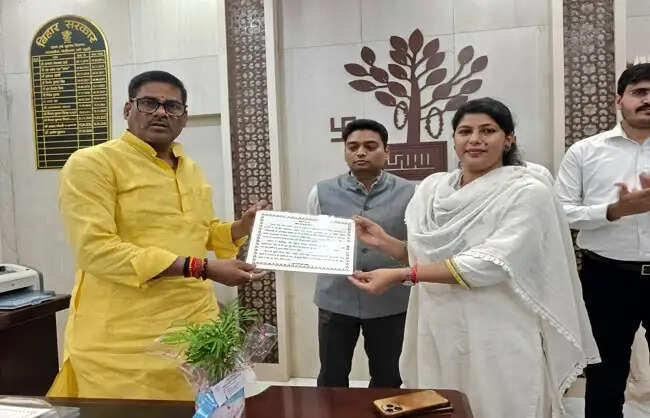 खान एवं भूतत्व विभाग में 08 नए खनिज विकास पदाधिकारियों ने संभाला कार्यभार