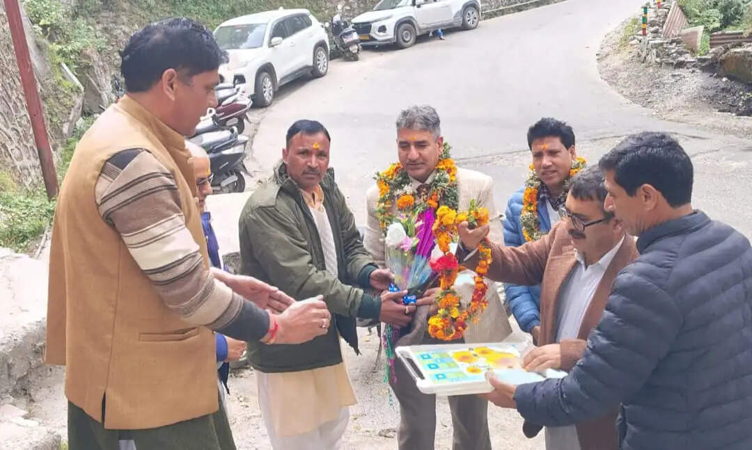 वेद, ज्योतिष और प्रतियोगी परीक्षाओं के प्रति विद्यार्थियों को जागरूक करने के निर्देश