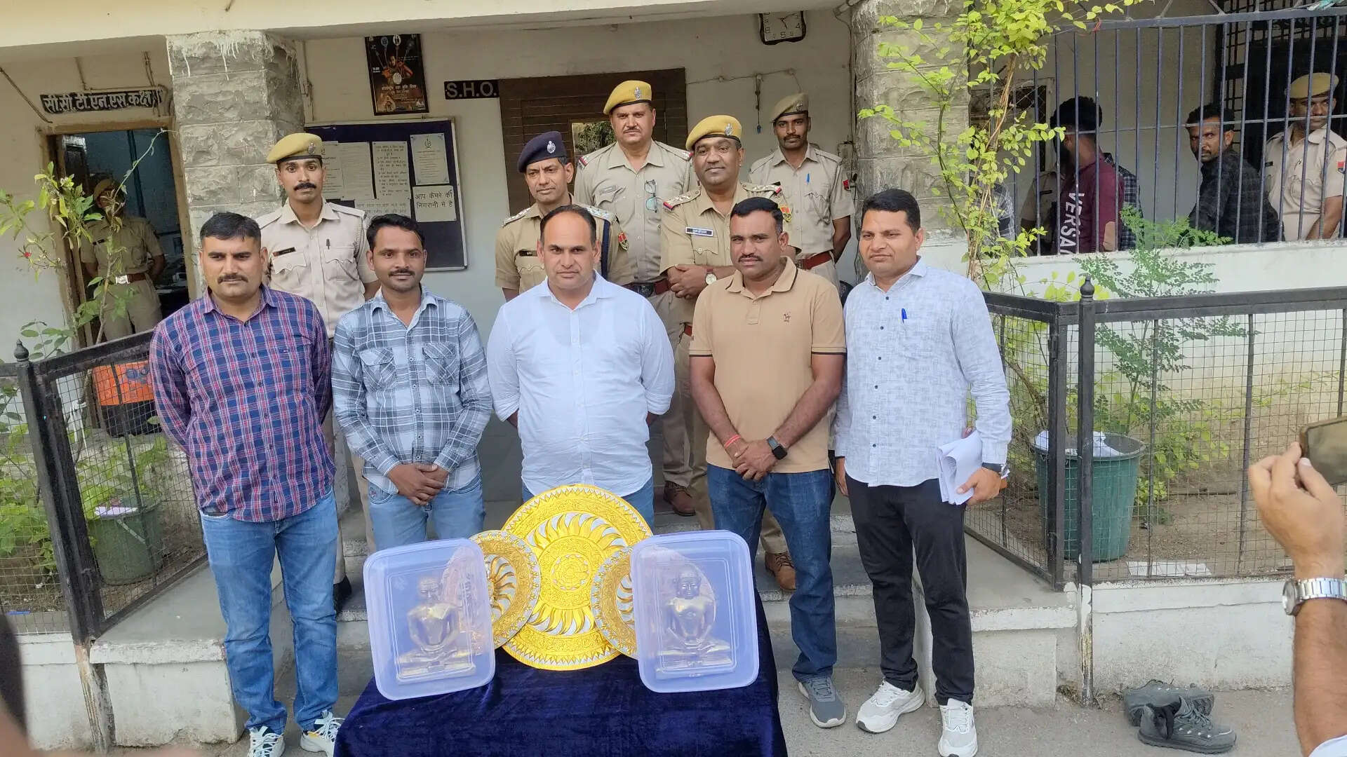 चित्तौड़गढ़ में मंदिर चोरी गिरोह का पर्दाफाश, पांच आरोपी गिरफ्तार, जैन प्रतिमाएं बरामद
