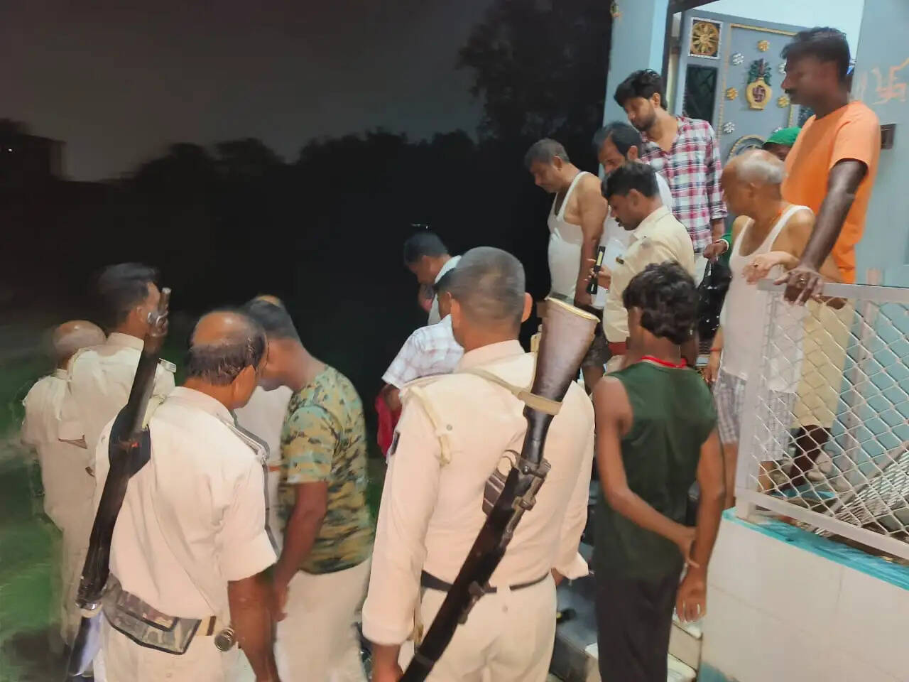 चिकित्सक के घर चोरी, विरोध करने पर पुत्र को जख्मी कर हथियार छोड़ हुआ फरार