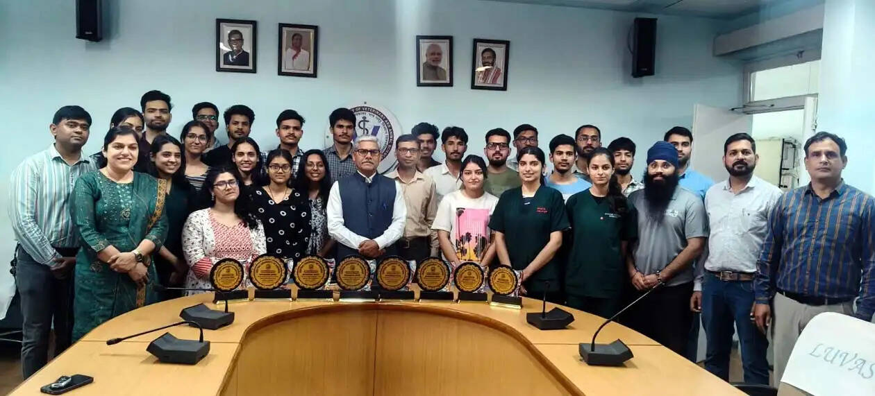 हिसार : शिक्षा के साथ-साथ सांस्कृतिक गतिविधियों में भी लगातार उत्कृष्ट प्रदर्शन कर रहे लुवास के विद्यार्थी : डॉ. विनोद वर्मा