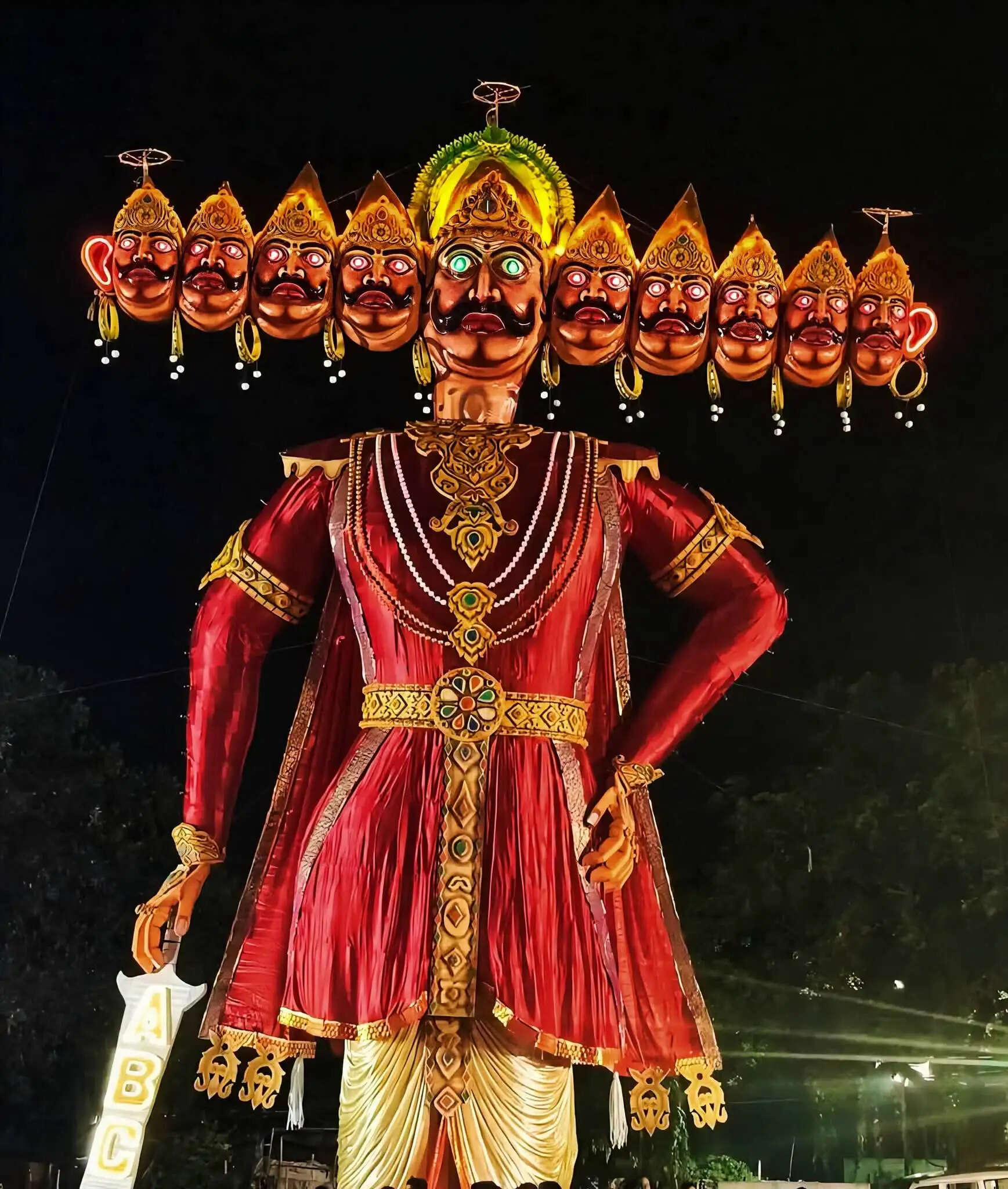 खड़गपुर में दशहरा उत्सव पर एक लाख कंठों से गूंजा हनुमान चालीसा