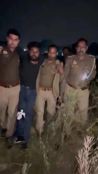 सुल्तानपुर : हत्यारोपित पुलिस मुठभेड़ मे घायल , गिरफ्तार