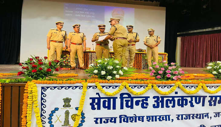 राज्य विशेष शाखा का अलंकरण समारोह में पुलिस अधिकारी व कार्मिक डीजीपी डिस्क-प्रशस्ति रोल सहित सेवा चिन्हों से सम्मानित