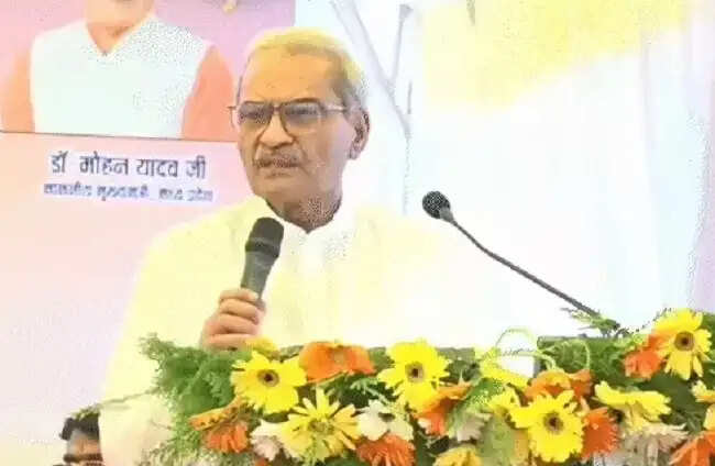 रीवाः सांसद जनार्दन मिश्रा के बिगड़े बोल, एथेनॉल मिश्रित पेट्रोल का विरोध करने वालों पर भड़के