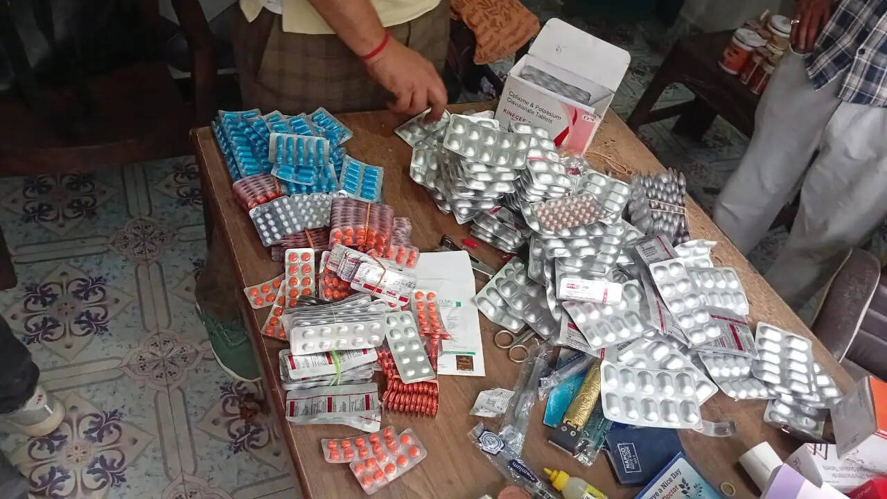 नगरोटा में क्लिनिक की आड़ में चल रहा था प्रतिबंधित दवाएं बेचने का धंधा, छापेमारी में 1268 प्रतिबंधित टेबलेट बरामद, आरोपी गिरफ्तार