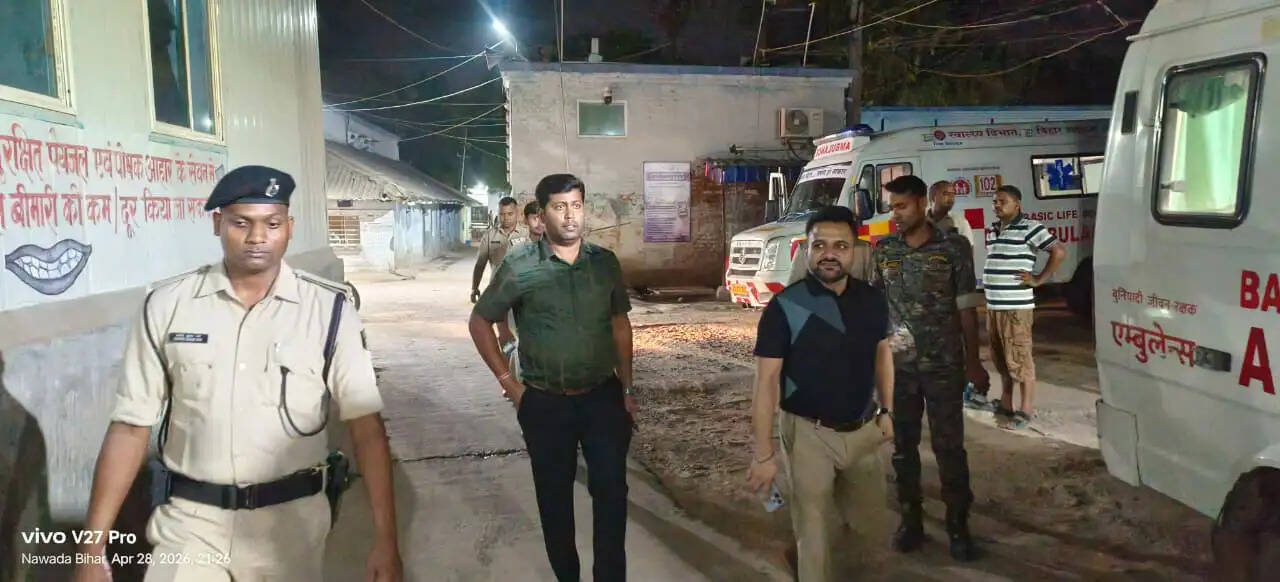 डीएम के निर्देश पर सदर अस्पताल में निजी एंबुलेंसों की अवैध गतिविधियों पर कार्रवाई