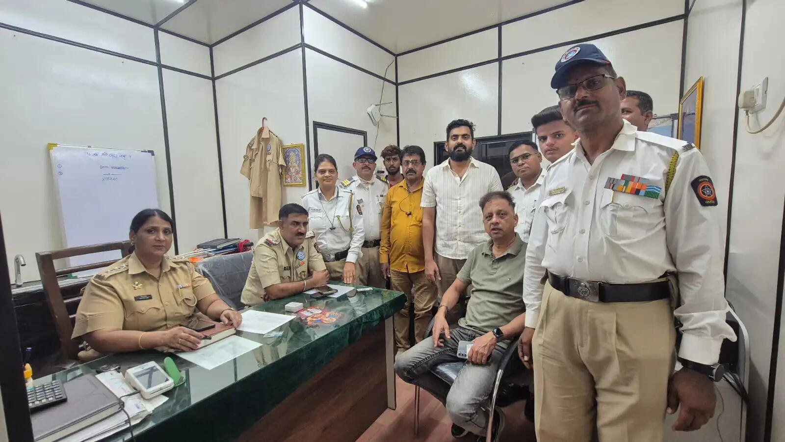 ठाणे ईस्ट में बेतरतीब पार्किंग पर रोक, यातायात पुलिस सक्रिय