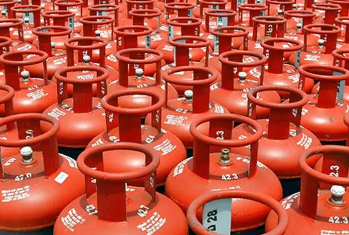 बढ़ती मांग के बीच पेट्रोल-डीजल और एलपीजी की निर्बाध आपूर्ति जारी