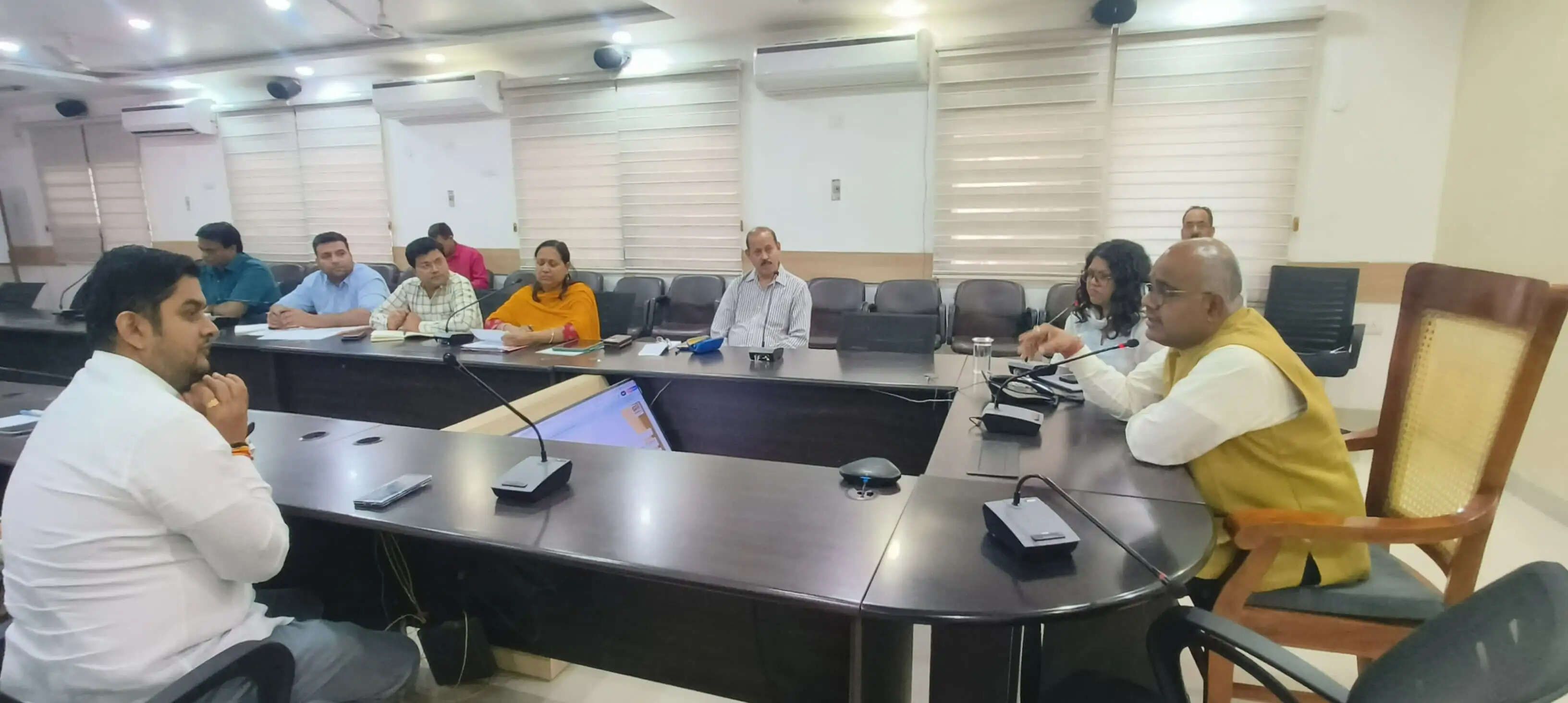 एचएसआरपी नहीं तो पीयूसी नहीं, 15 अप्रैल से सख्त नियम लागू : आलोक कुमार सिंह