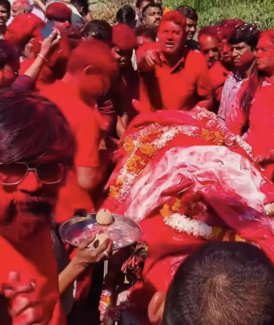 बादशाह बनकर दुनिया को कहा अलविदा, चंद्रप्रकाश अग्रवाल की अंतिम विदाई में उमड़ा जनसैलाब