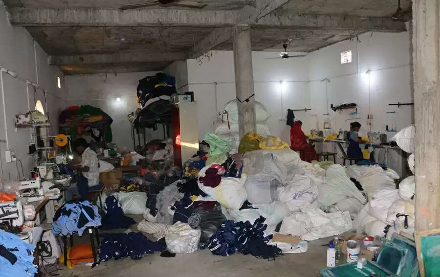 मप्र के उमरिया की पूजा सिंह बनी आत्मनिर्भरता की मिसाल, मुद्रा योजना से शुरू किया वस्त्र उद्योग