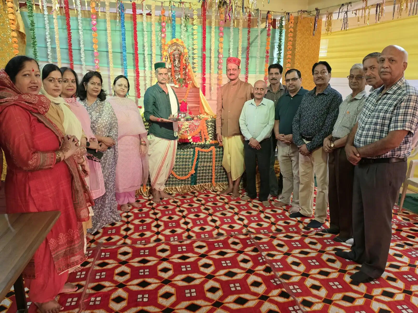 सिद्ध गणपति मंदिर मंडी में कुलपति आचार्य ललित कुमार अवस्थी ने की पूजा-अर्चना