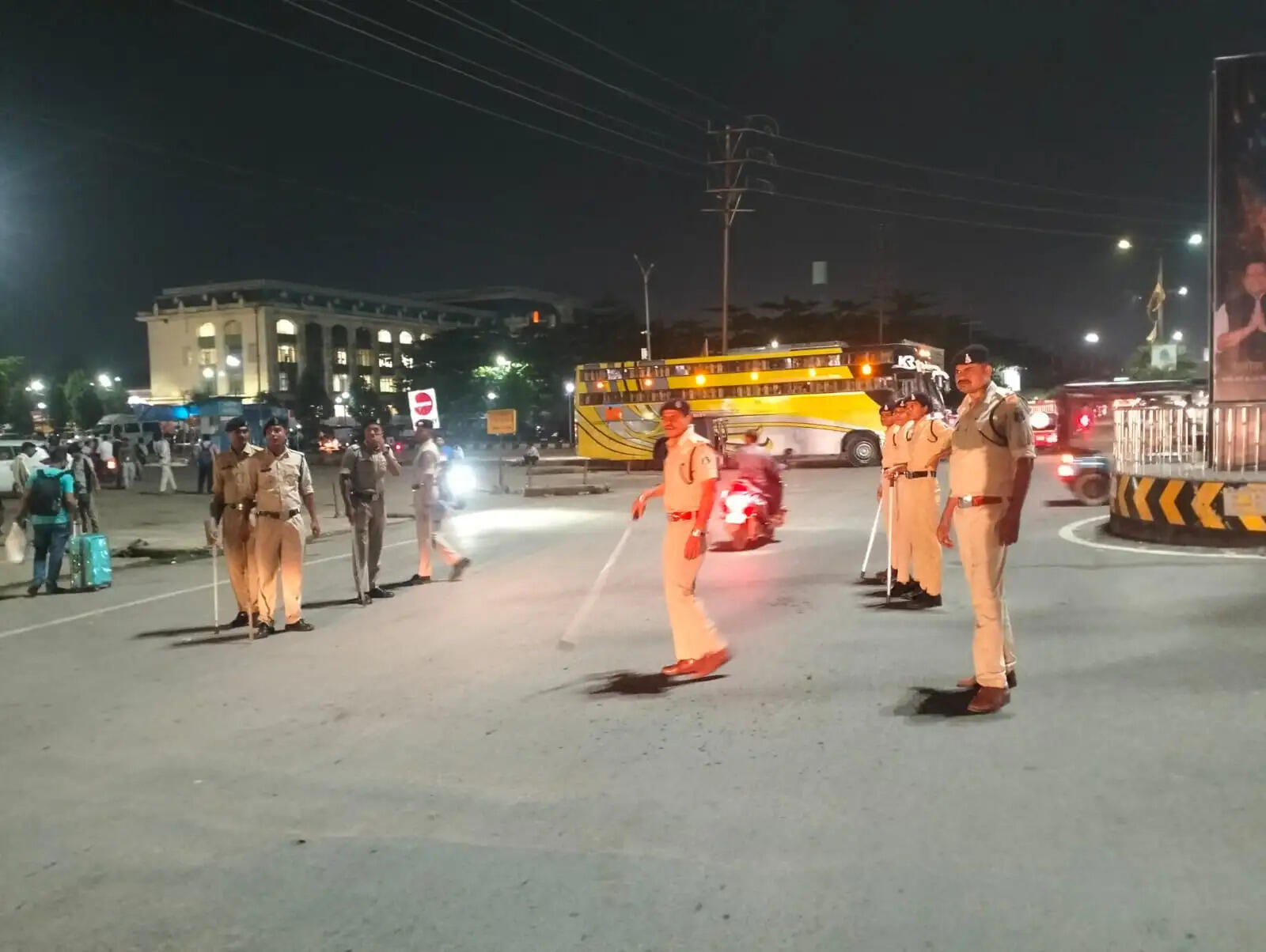 स्वतंत्रता दिवस : आठ सौ से अधिक पुलिस अधिकारी और जवान संभाल रहे सुरक्षा की कमान, एंट्री-एग्जिट पॉइंट पर 24 घंटे नाकेबंदी