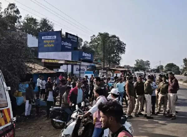 सागर: व्यापारी की आंखों में मिर्च पाउडर डालकर 15 लाख लूटे