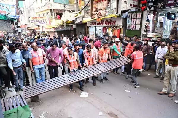 भोपाल: पुराने शहर के चौक बाजार, लखेरापुरा, लोहा बाजार, इब्राहिमपुरा, सोमवारा को किया गया अतिक्रमण मुक्त