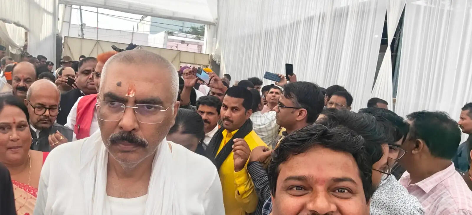 संजय सरावगी की माताजी की श्रद्धांजलि सभा में उमड़ा जनसैलाब