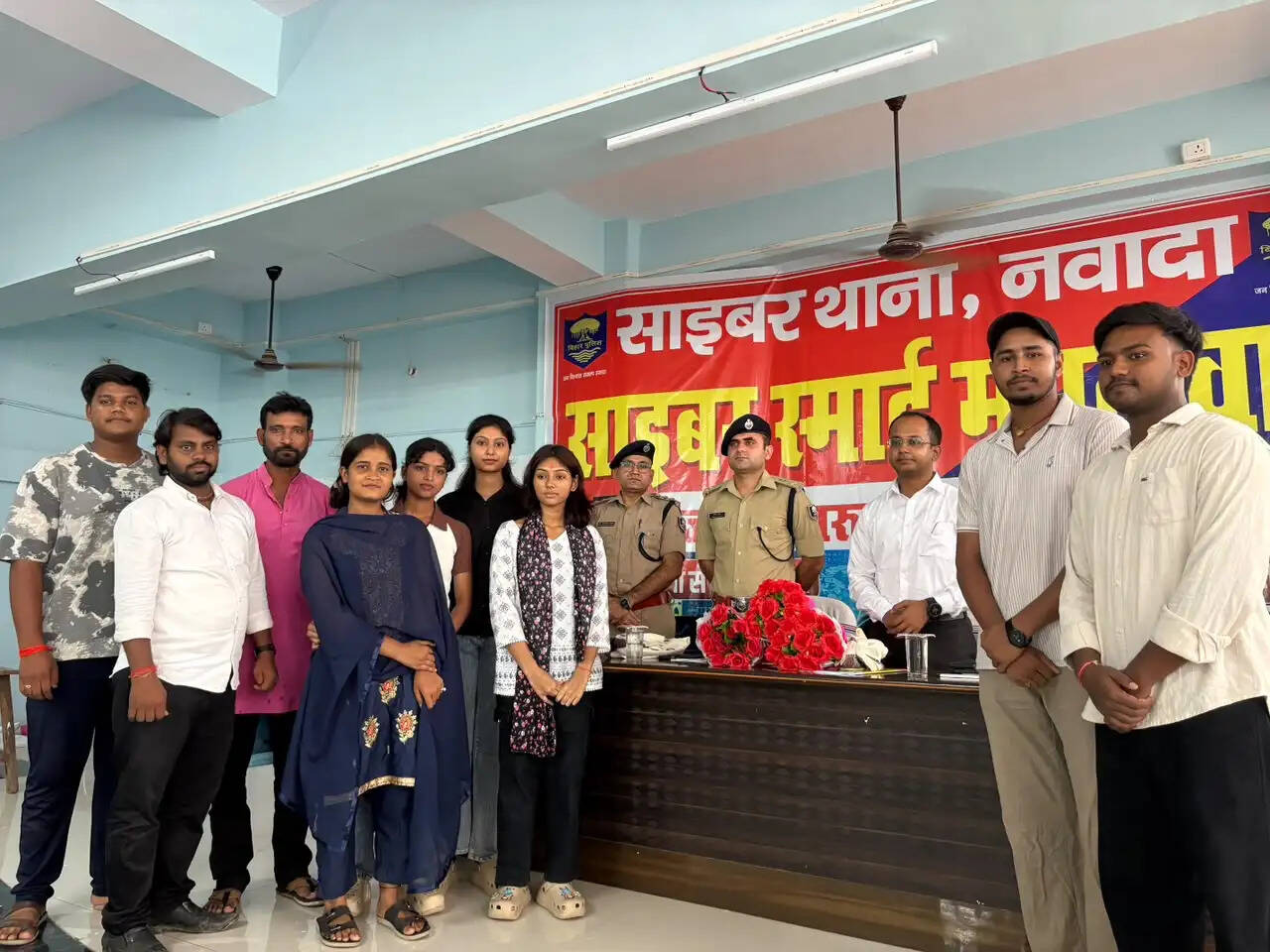 साइबर अपराध से जुड़े परिवारों का हो सामाजिक बहिष्कार : डीएम