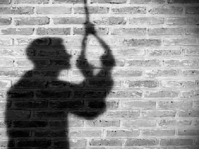 भोपाल में पत्नी से विवाद के बाद युवक फंदे&nbsp;पर&nbsp;झूला,&nbsp;सात साल पहले किया था प्रेम विवाह, पुलिस&nbsp;जांच&nbsp;में&nbsp;जुटी