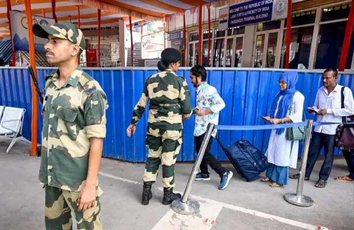 बंगाल में अवैध बांग्लादेशियों के खिलाफ अभियान तेज, सरकार ने दिए कड़े निर्देश