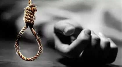 बांदा : कर्ज से परेशान युवक ने फांसी लगाकर दी जान