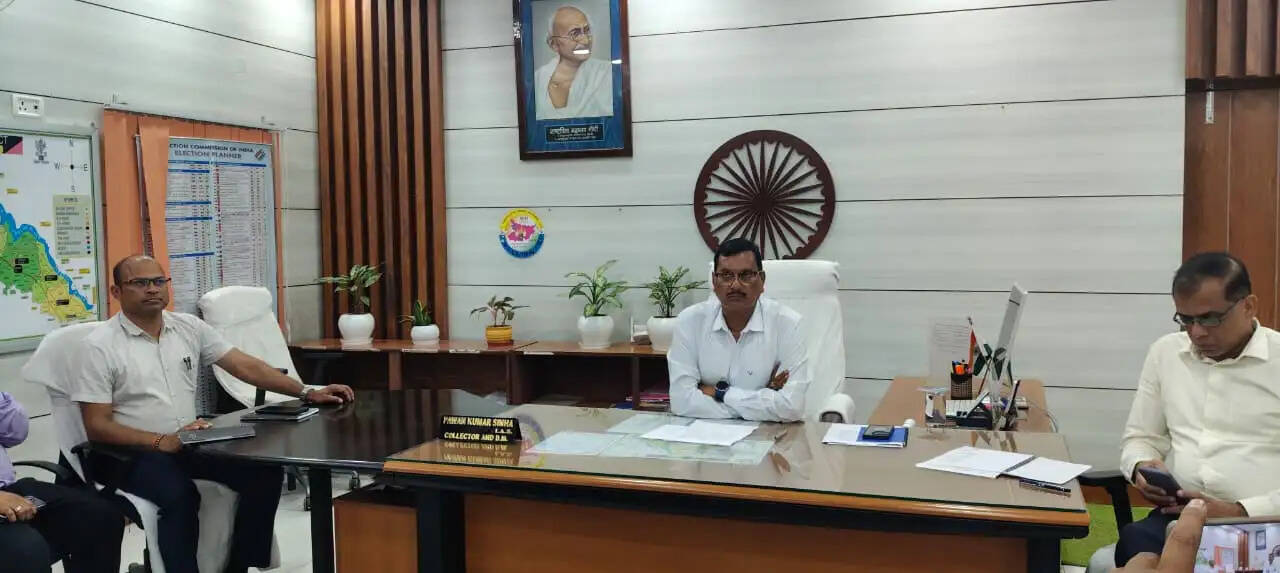 90 पेट्रोल पंपों पर दंडाधिकारी तैनात, 13,399 गैस सिलेंडर का स्टॉक,बोतल, ड्रम में पेट्रोल-डीजल बिक्री पर रोक