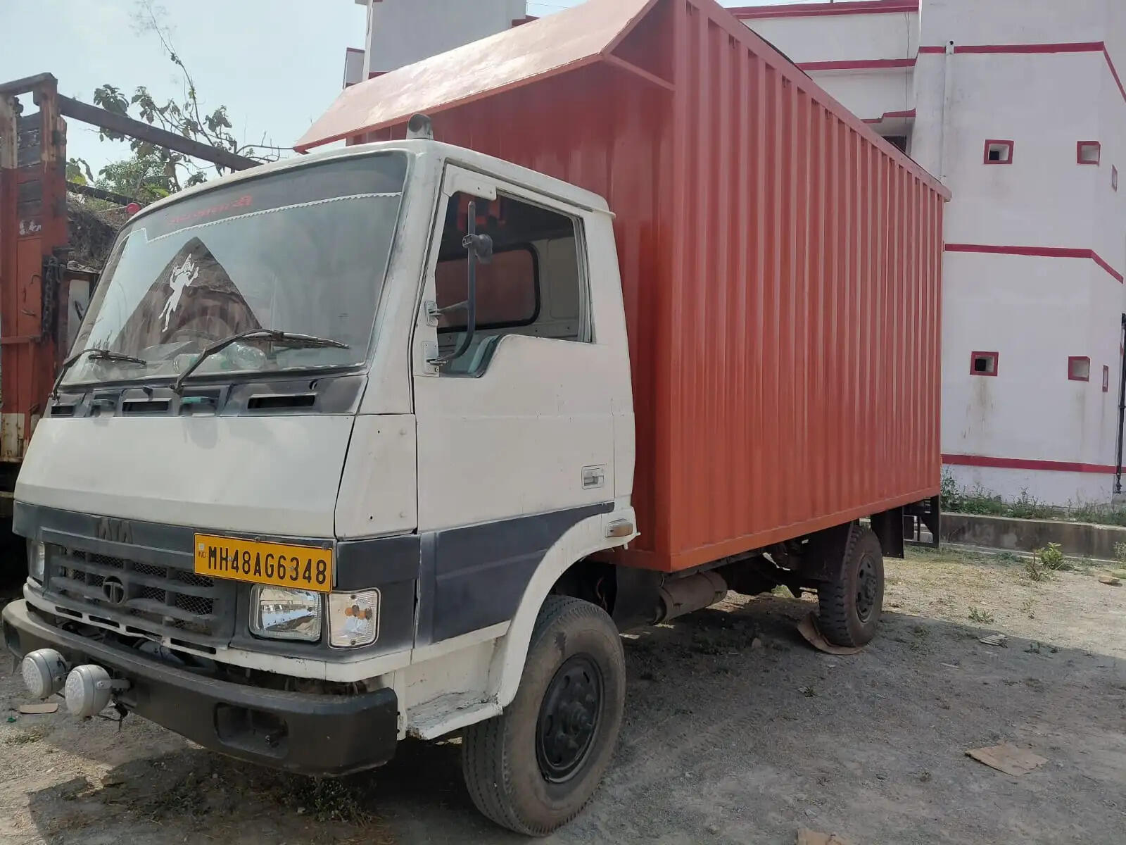 ट्रक से 2212 बोतल अवैध अंग्रेजी शराब बरामद, पुलिस की संयुक्त कार्रवाई