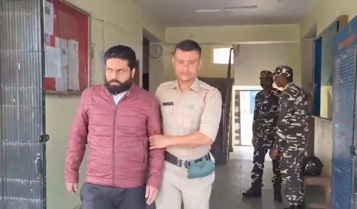 एसएसबी ने&nbsp;भारत-नेपाल सीमा पर फर्जी आधार कार्ड के साथ शख्स को दबोचा