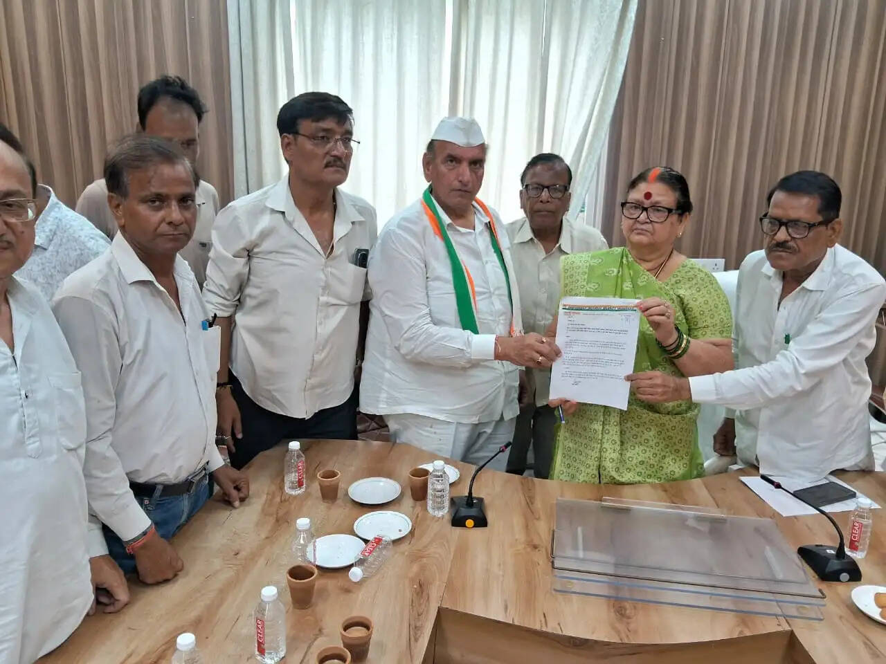 स्व. इंदिरा गांधी की प्रतिमा का अपमान बर्दास्त नहीं : कांग्रेस